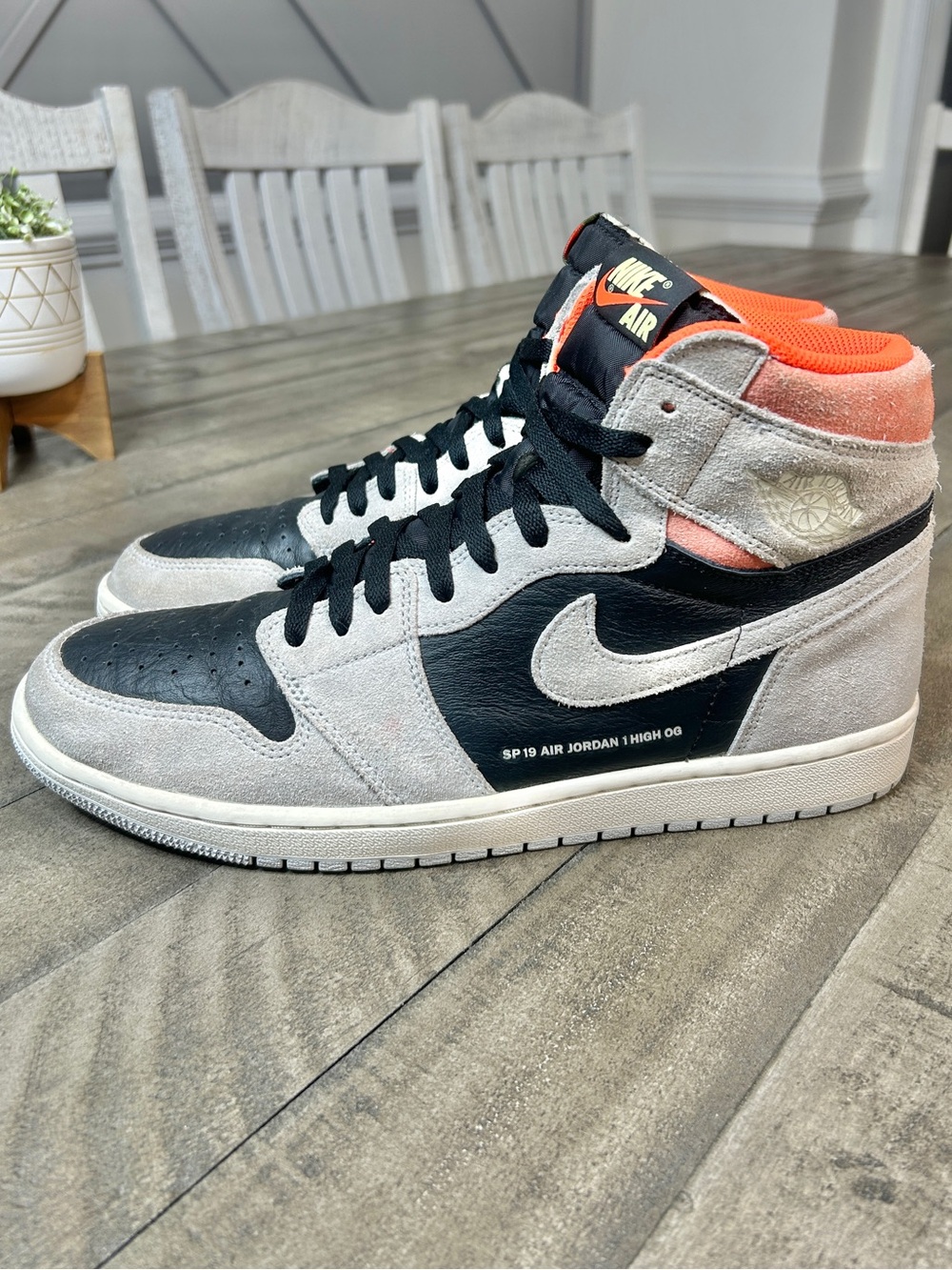 Air Jordan 1 Retro OG High Hyper Crimson Size 13 Men’s Basketball Sneakers